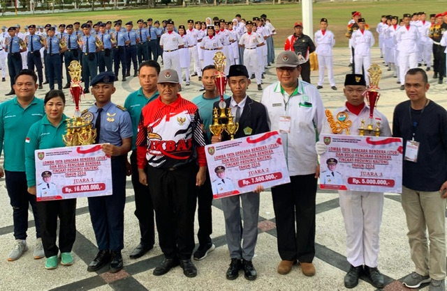 Plh Sahli Pemkumpol Ahmad Husain Buka Lomba Tata Upacara Bendera Sekaligus Regu Pengibar Bendera