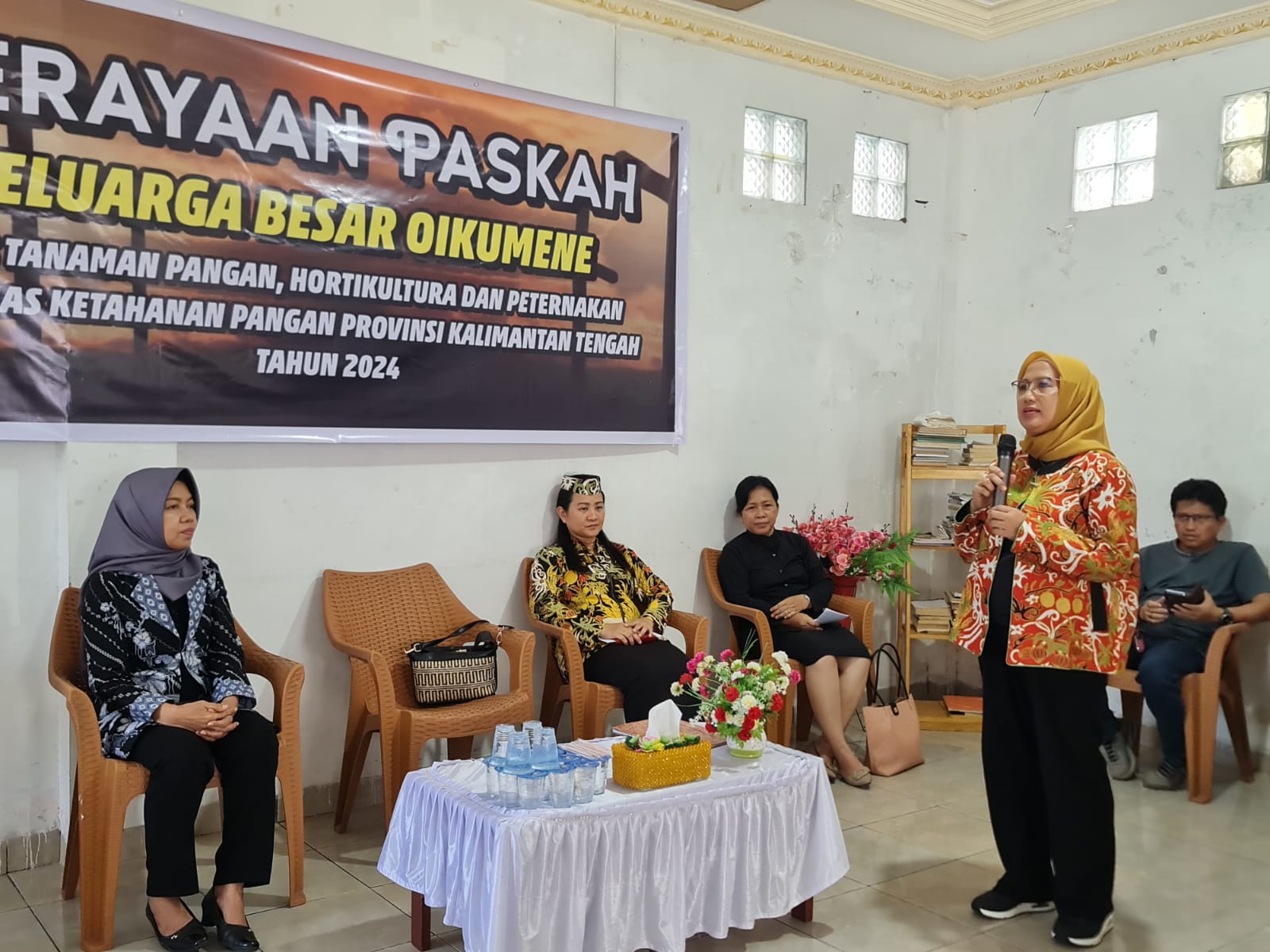 Kadis TPHP Prov. Kalteng Kunjungi Panti Asuhan Dalam Rangka Perayaan Paskah Lingkup Dinas TPHP-KP