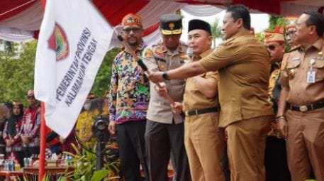 Dislutkan Prov. Kalteng Tampilkan Ikan Jelawat Pada Karnaval Budaya Festival Budaya Isen Mulang Tahun 2023