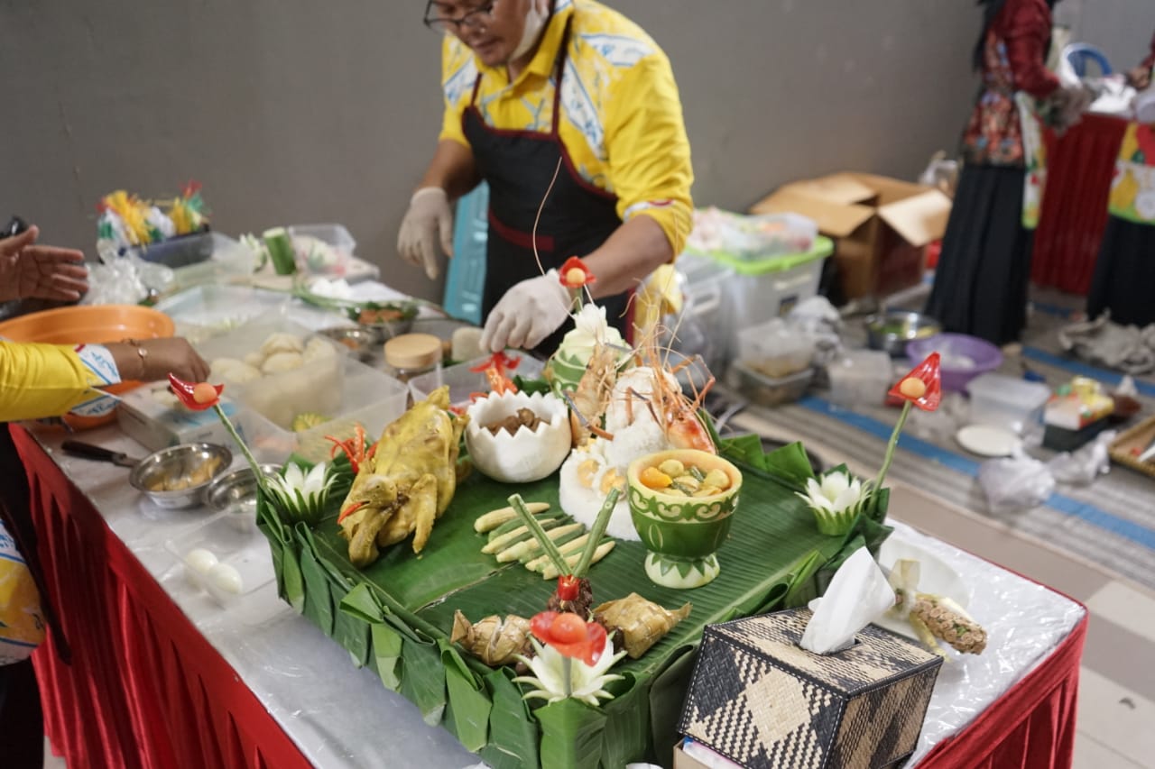 Lomba Masakan Tradisional Panginan Sukup Simpan yang Digelar di GOR Serbaguna