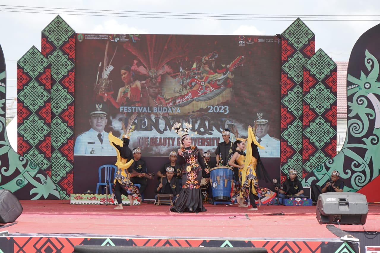 Pelestarian Seni Budaya yang Khas dari Kalimantan Tengah, Lomba Karungut Dalam Rangkaian Kegiatan Festival Budaya