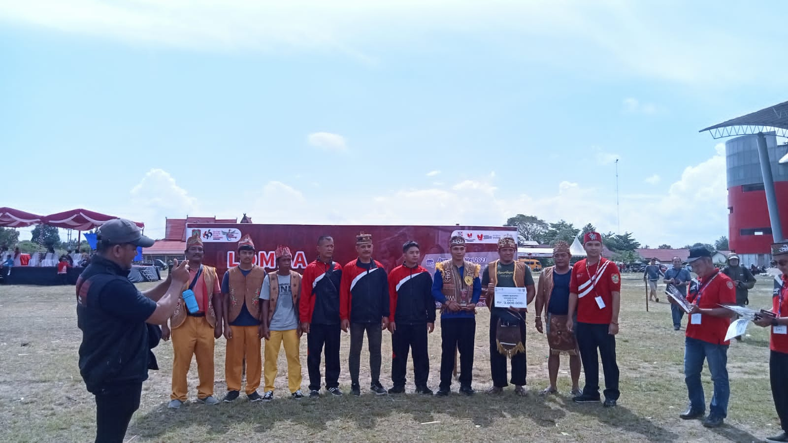 Peringati Hari Jadi Kalteng ke-66 Gelar Lomba Khas Daerah, Lomba Manyipet Pada FBIM Tahun 2023