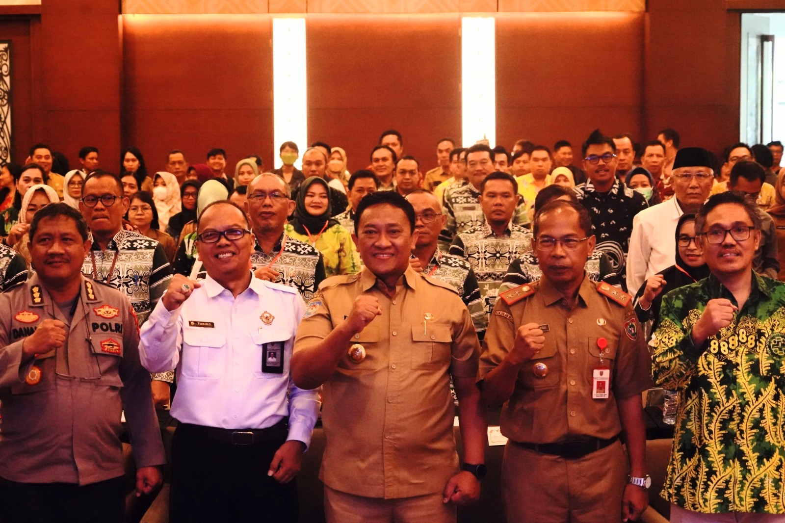 Wagub Kalteng Edy Pratowo Buka Secara Resmi Rapat Kerja Bidang Kesehatan Prov. Kalteng Tahun 2023