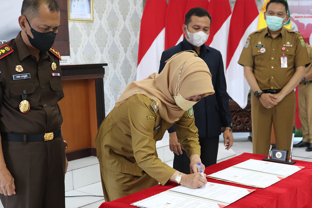 Pemkab. Barsel Bersama PDAM Tirta Barito Dan Kejari Barsel Teken MoU