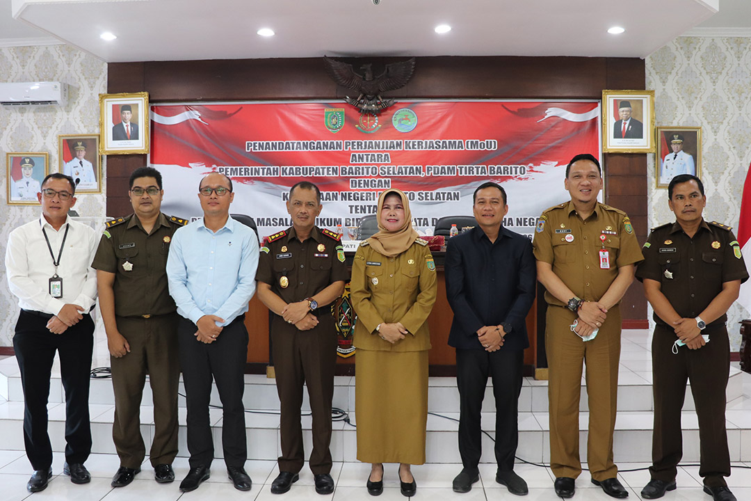 Pemkab. Barsel Bersama PDAM Tirta Barito Dan Kejari Barsel Teken MoU