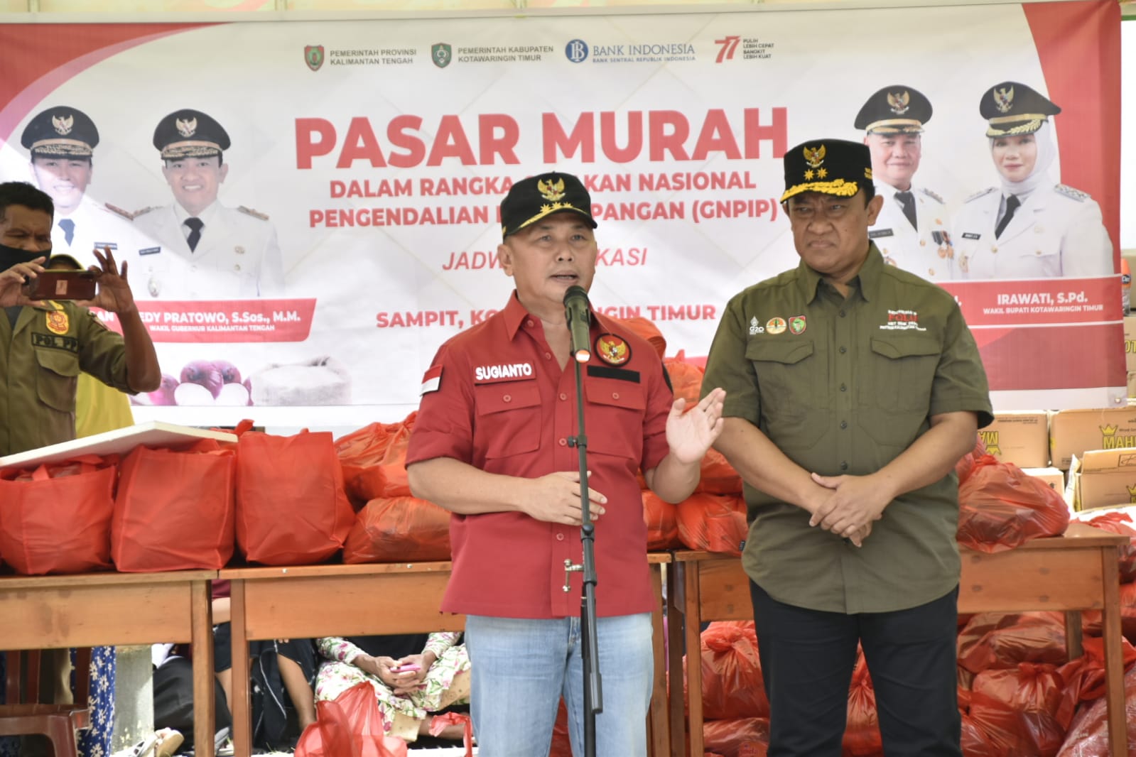 Gubernur Sugianto Sabran Buka Pasar Penyeimbang Dan Pasar Murah Di Kecamatan Baamang Sampit