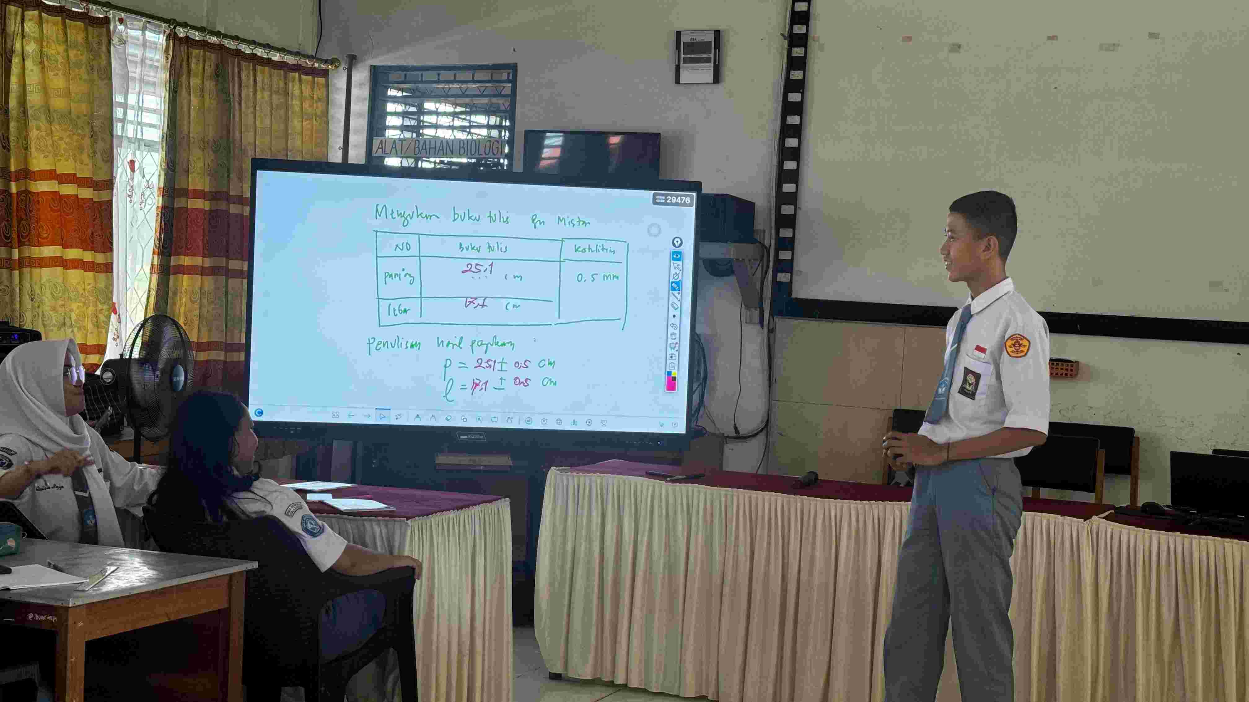 Disdik Prov. Kalteng Mendapatkan Sambutan Hangat dari Siswa dan Guru di Berbagai Sekolah
