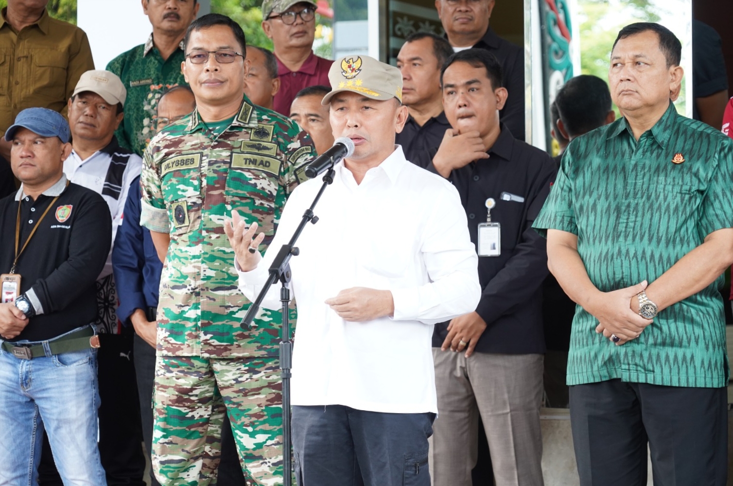 Gubernur Kalteng Sugianto Sabran Lepas Bantuan Korban Banjir