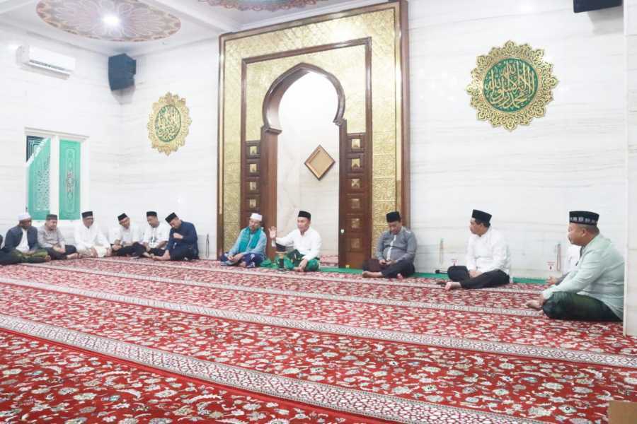 Gubernur Kalteng Sugianto Sabran Bersama Wagub Kalteng Edy Pratowo Salat Subuh Berjamaah di Musholla Asy-Syifa