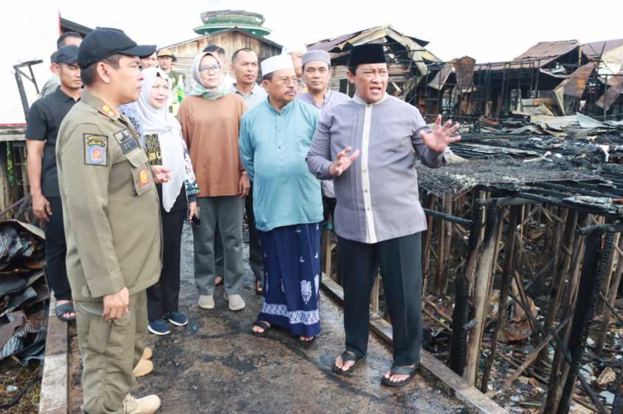 Gubernur Kalteng Sugianto Sabran Bersama Wagub Kalteng Edy Pratowo Salat Subuh Berjamaah di Musholla Asy-Syifa