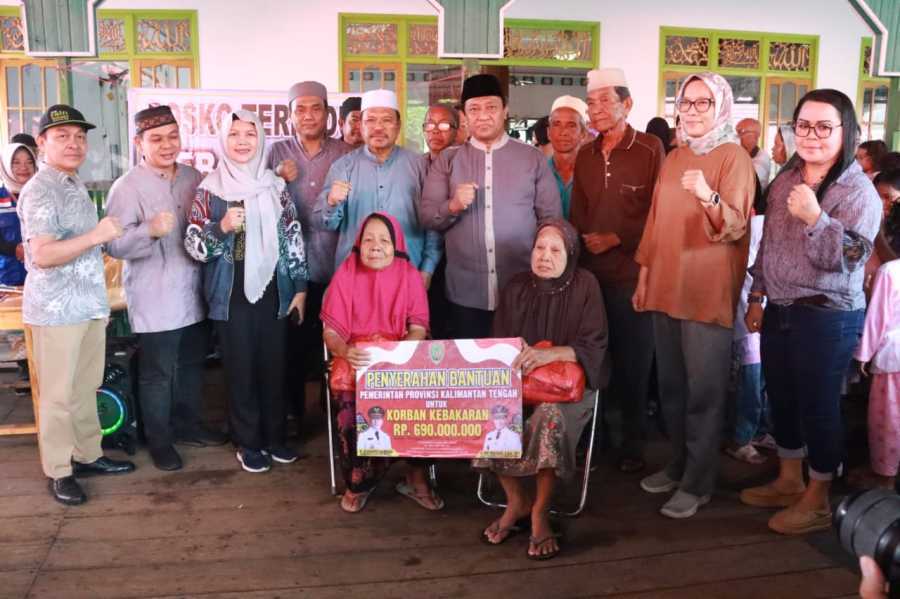 Gubernur Kalteng Sugianto Sabran Bersama Wagub Kalteng Edy Pratowo Salat Subuh Berjamaah di Musholla Asy-Syifa