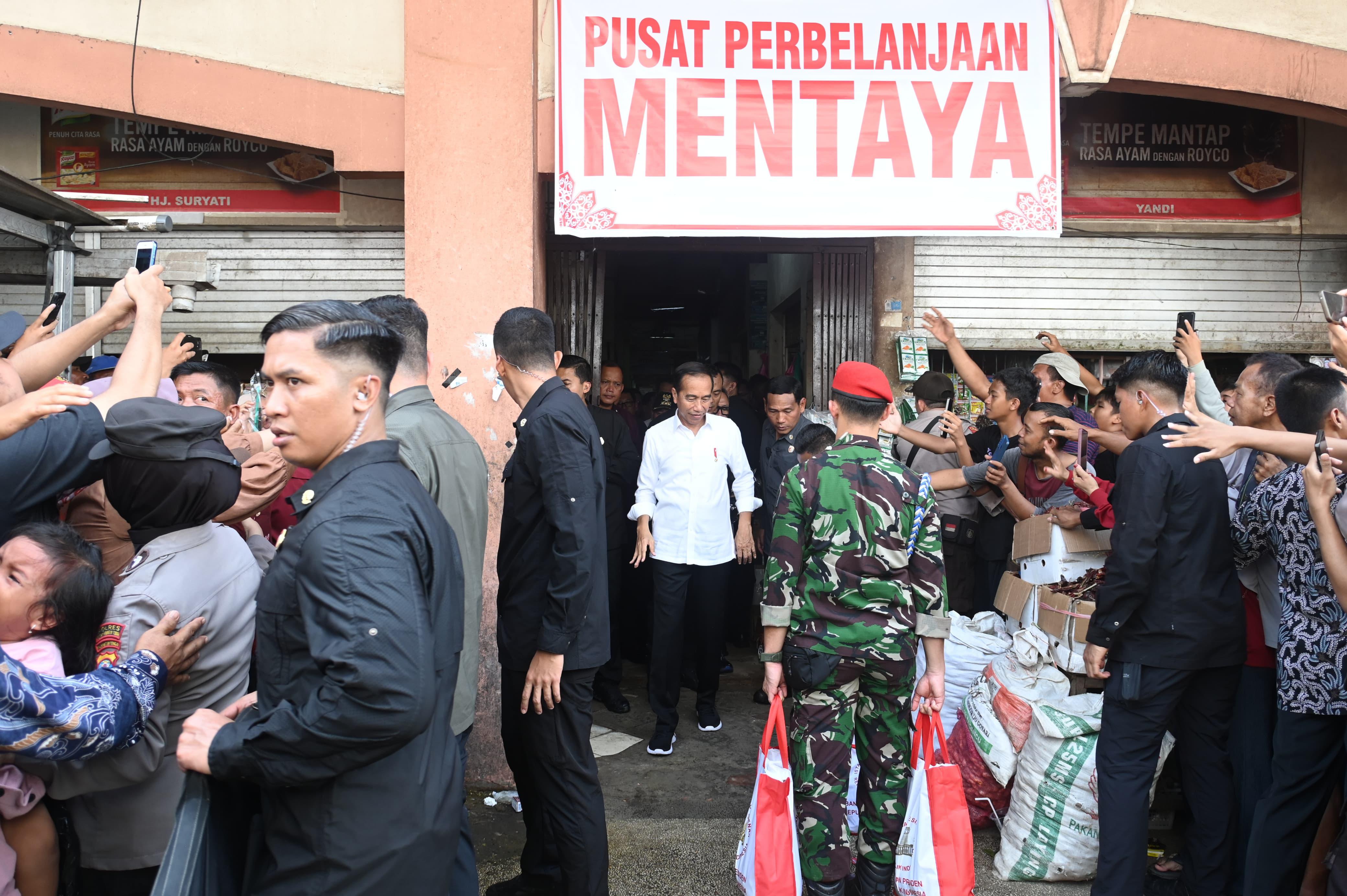 Gubernur Kalteng Sugianto Sabran Dampingi Presiden Republik Indonesia (RI) Joko Widodo Kunjungan Kerja ke Kabupaten Kotawaringin Timur