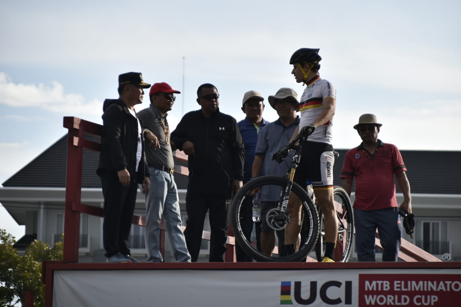 Top Raider Dunia Mencoba Sirkuit Perlintasan UCI MTB Eliminator Word Cup 2022