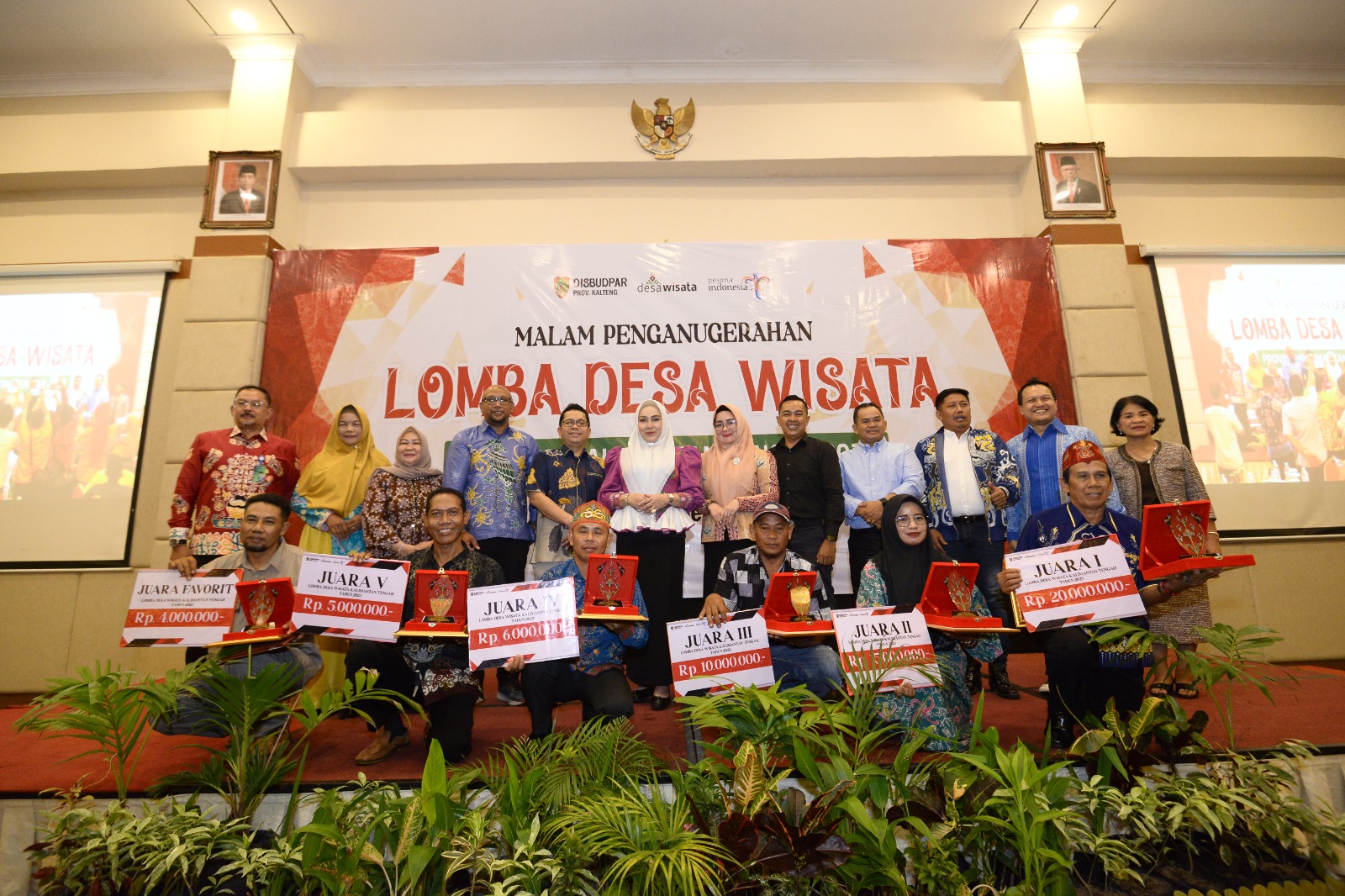 Kadisbudpar Prov. Kalteng Buka Kegiatan Malam Anugerah Lomba Desa Wisata