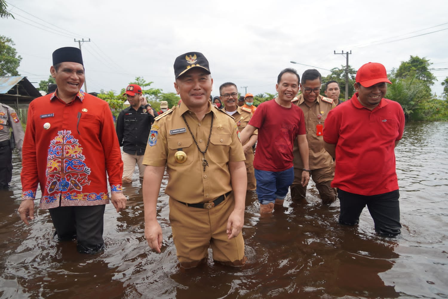 Gubernur Kalteng Instruksikan Bupati / Wali Kota se-Kalteng Agar Serius Perhatikan Kesehatan Masyarakat Ditengah Bencana Banjir