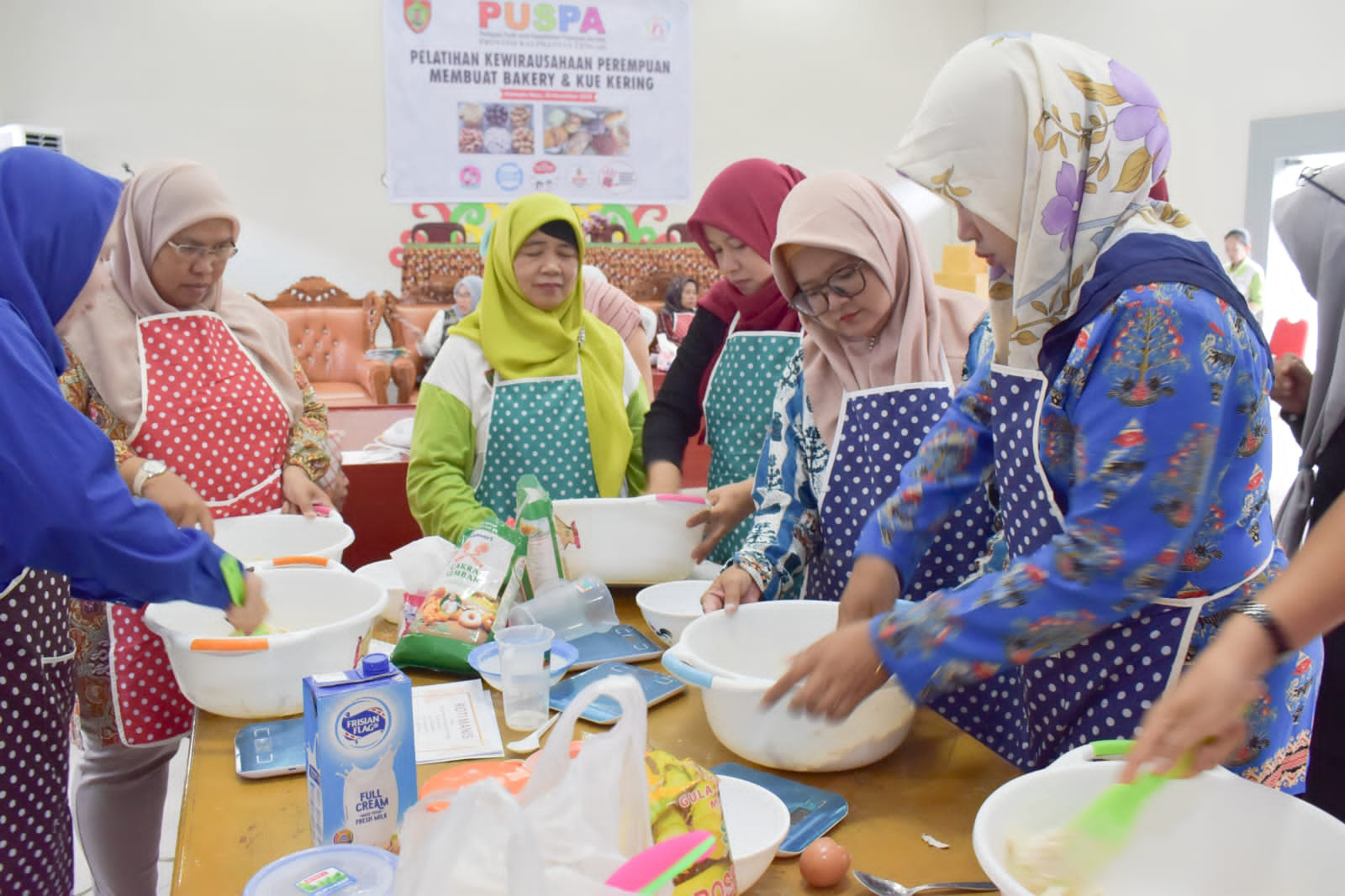 DP3APPKB Bersama Forum Partipasi Publik Untuk Kesejahteraan Perempuan dan Anak Gelar Pelatihan Kewirausahaan Perempuan Buat Bakery dan Kue Kering