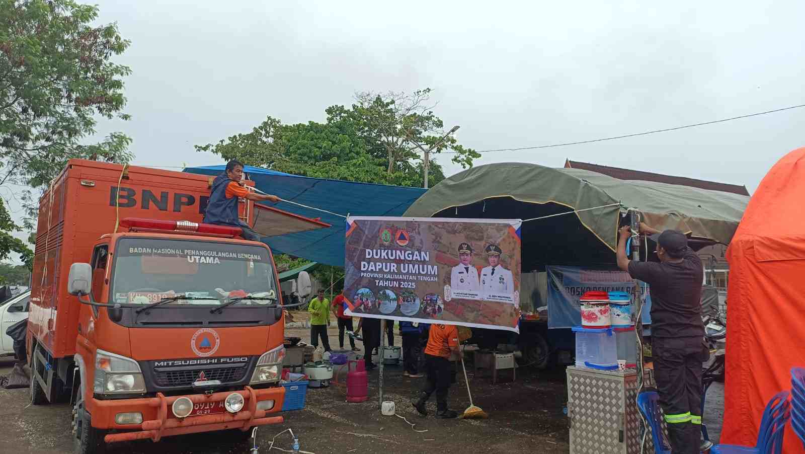 BPBD Prov. Kalteng Beri Dukungan dengan Dirikan Dapur Umum Untuk Korban Terdampak Banjir