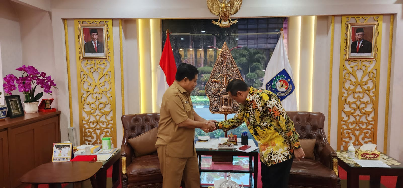 Sekda Prov. Kalteng Nuryakin Temui Sekretaris Jenderal Kemendagri Suhajar Diantoro Dalam Rangka Melaporkan Progres Pembangunan Program Strategis Pemprov Kalteng