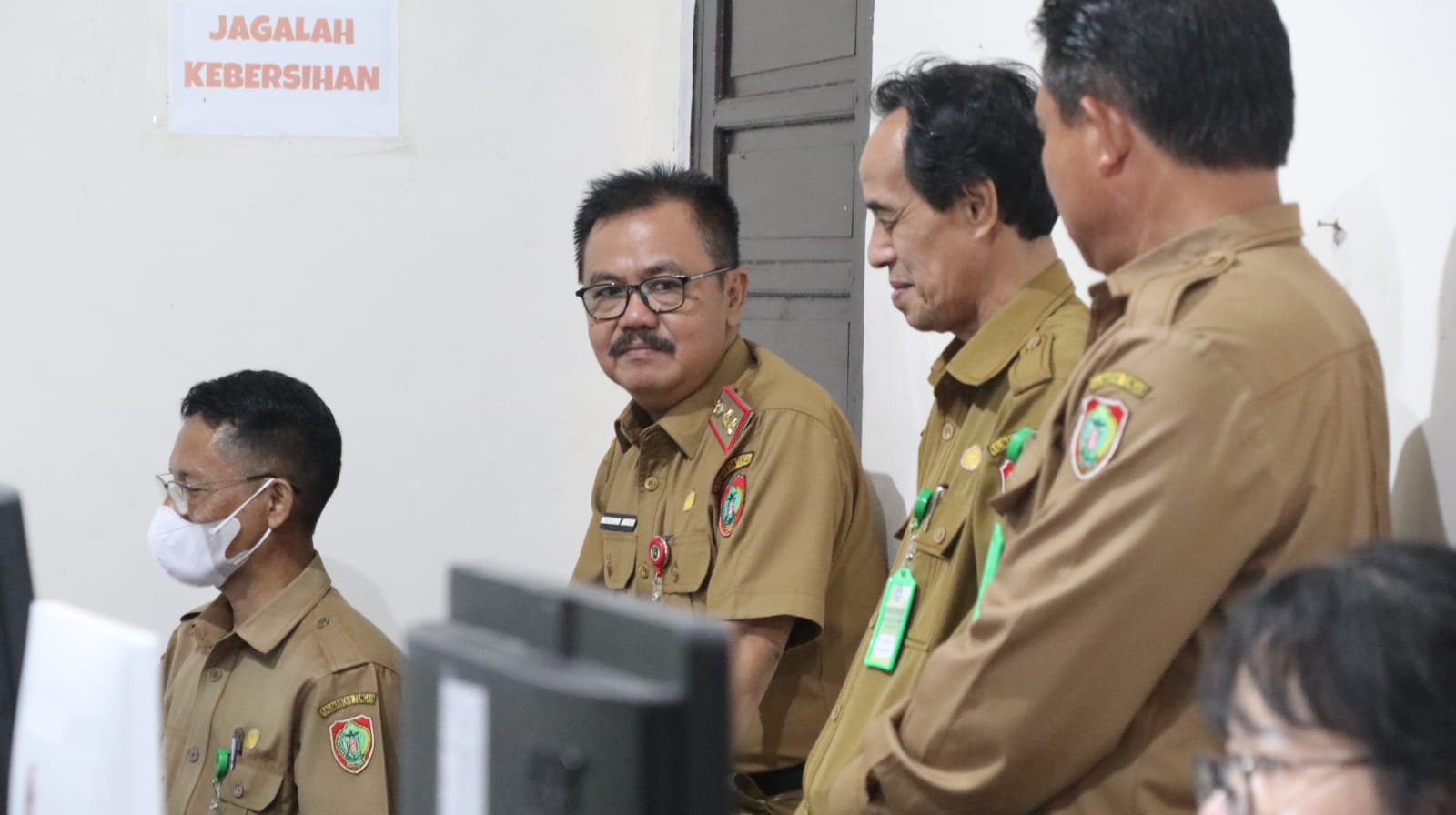 Plt. Kadisdik Herson B. Aden Tinjau Beberapa Sekolah