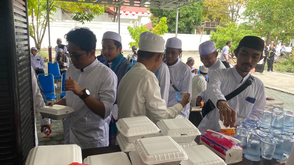 Diskominfosantik Prov. Kalteng Siapkan Videotron Untuk Saksikan Live Streaming Berlangsungnya Tabligh Akbar Al-Habib Umar Bin Hafidz