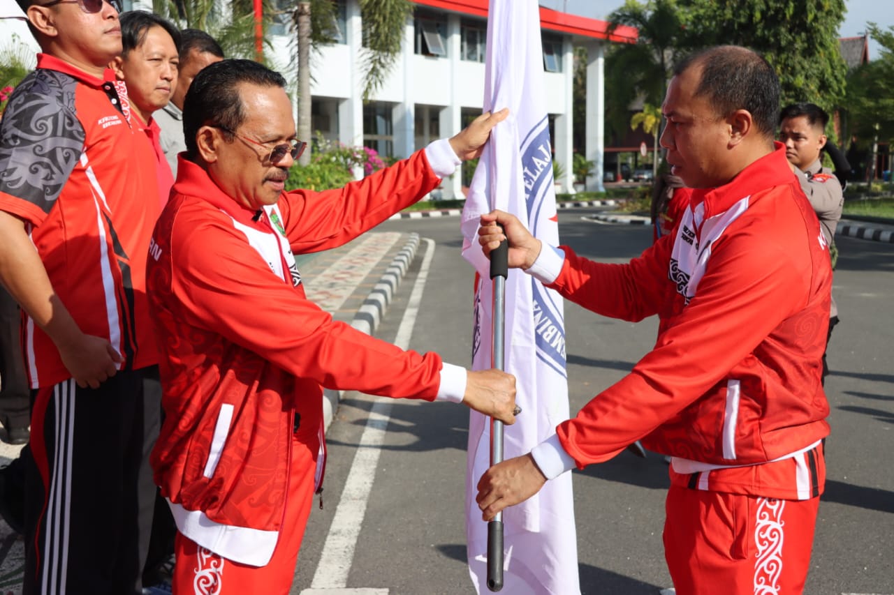 Sekda Prov. Kalteng Lepas Secara Resmi Kontingen Prov. Kalteng Ikuti Pekan Olahraga Pelajar Nasional XVI Tahun 2023