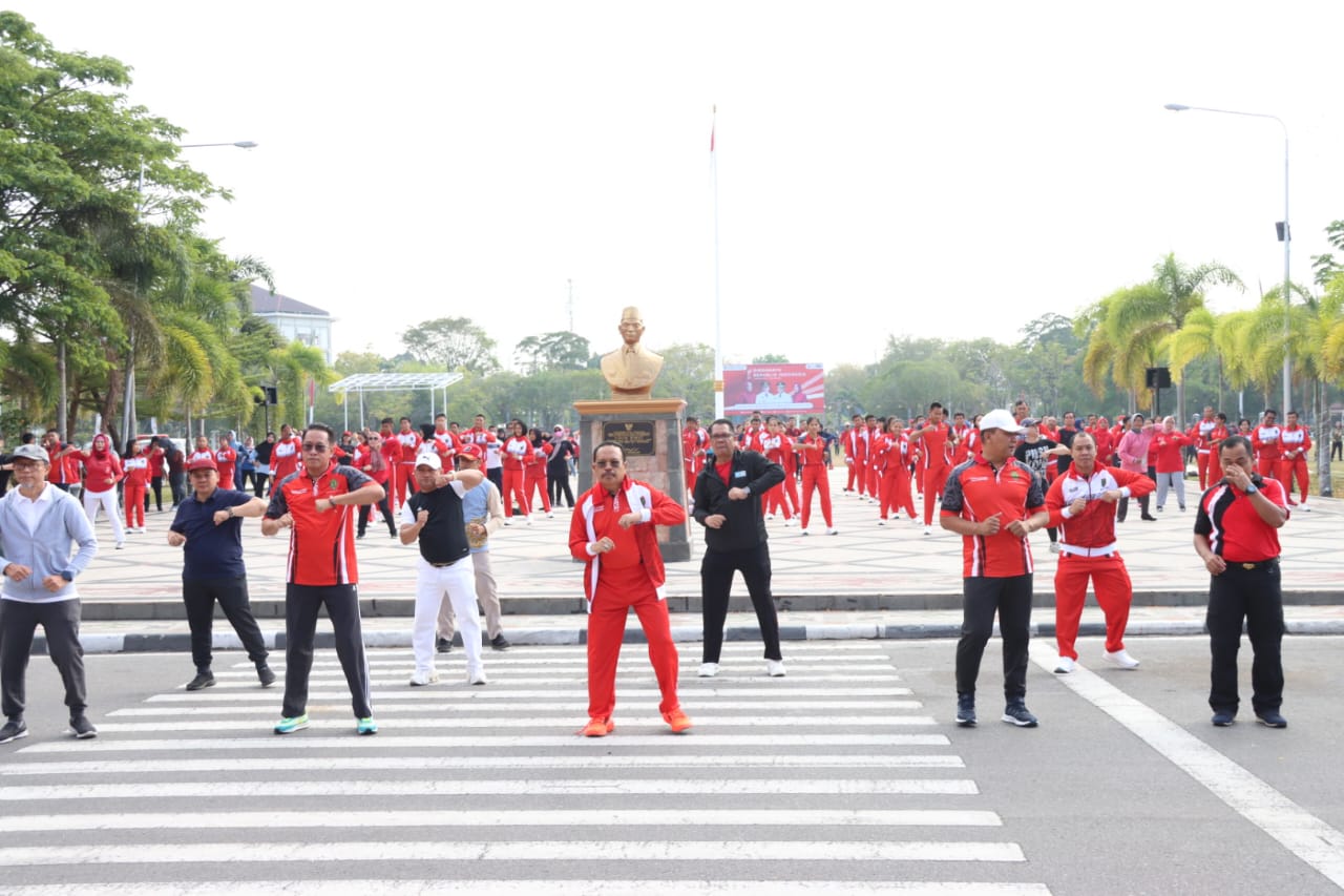 Sekda Prov. Kalteng Lepas Secara Resmi Kontingen Prov. Kalteng Ikuti Pekan Olahraga Pelajar Nasional XVI Tahun 2023