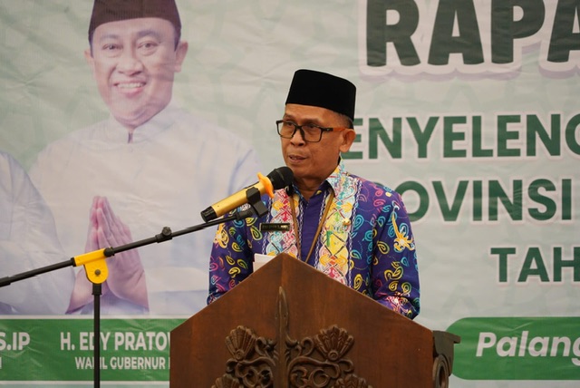 Plh. Asisten Pemkesra Maskur Buka Rapat Evaluasi Penyelenggaraan Ibadah Haji