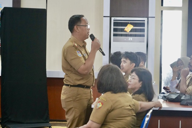 Kadiskominfosantik Prov. Kalteng Agus Siswadi Buka Forum Pertemuan Kontributor MMC Kalteng dan Admin Media Sosial Pemerintah