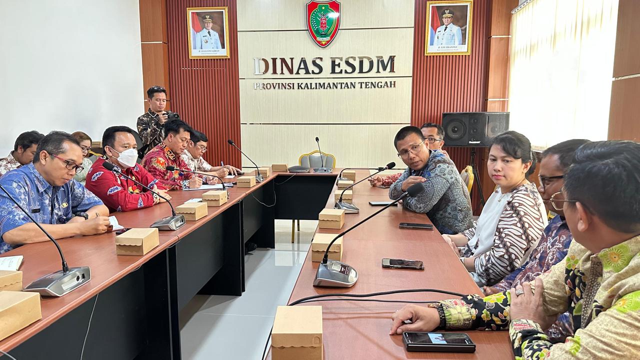 Kepala Dinas ESDM Prov. Kalteng Vent Christway Terima Kunjungan GM PT. PLN