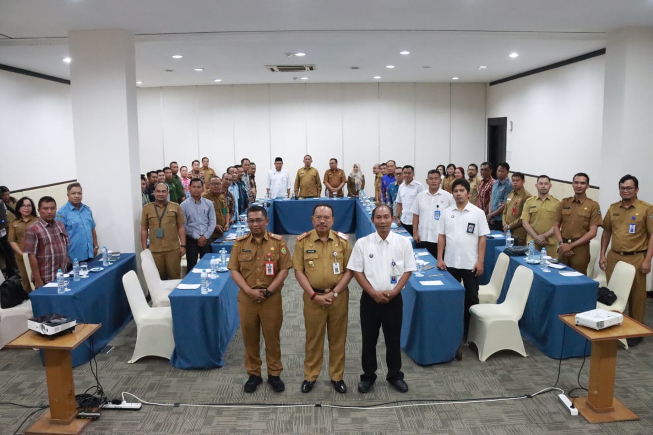 Sekda Prov. Kalteng Nuryakin Buka Rapat Finalisasi Usulan Tarif Batas Atas dan Tarif Batas Bawah BUMD Air Minum