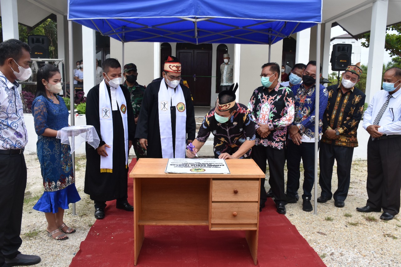 Pemkab Kapuas Resmikan Gedung Gereja GKE Tahasak