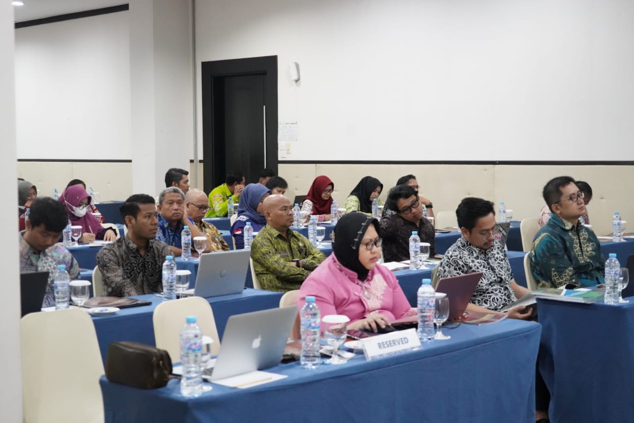 Asisten Ekbang Sri Widanarni Buka Seminar Akhir Kajian UGM