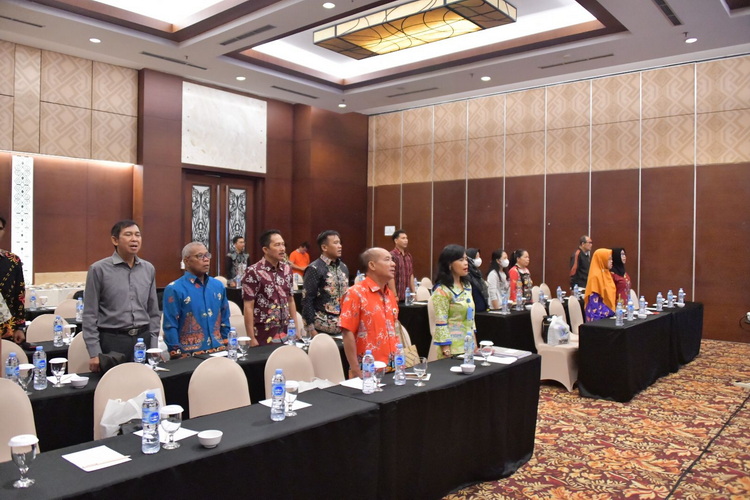 Kepala Bappedalitbang Leonard S. Ampung : Sidang Pleno III TKPSDA ini Untuk Melakukan Pembahasan dan Penetapan Matriks Sinkronisasi Program dan Kegiatan Sumber Daya Air di Wilayah Sungai Mentaya-Katingan
