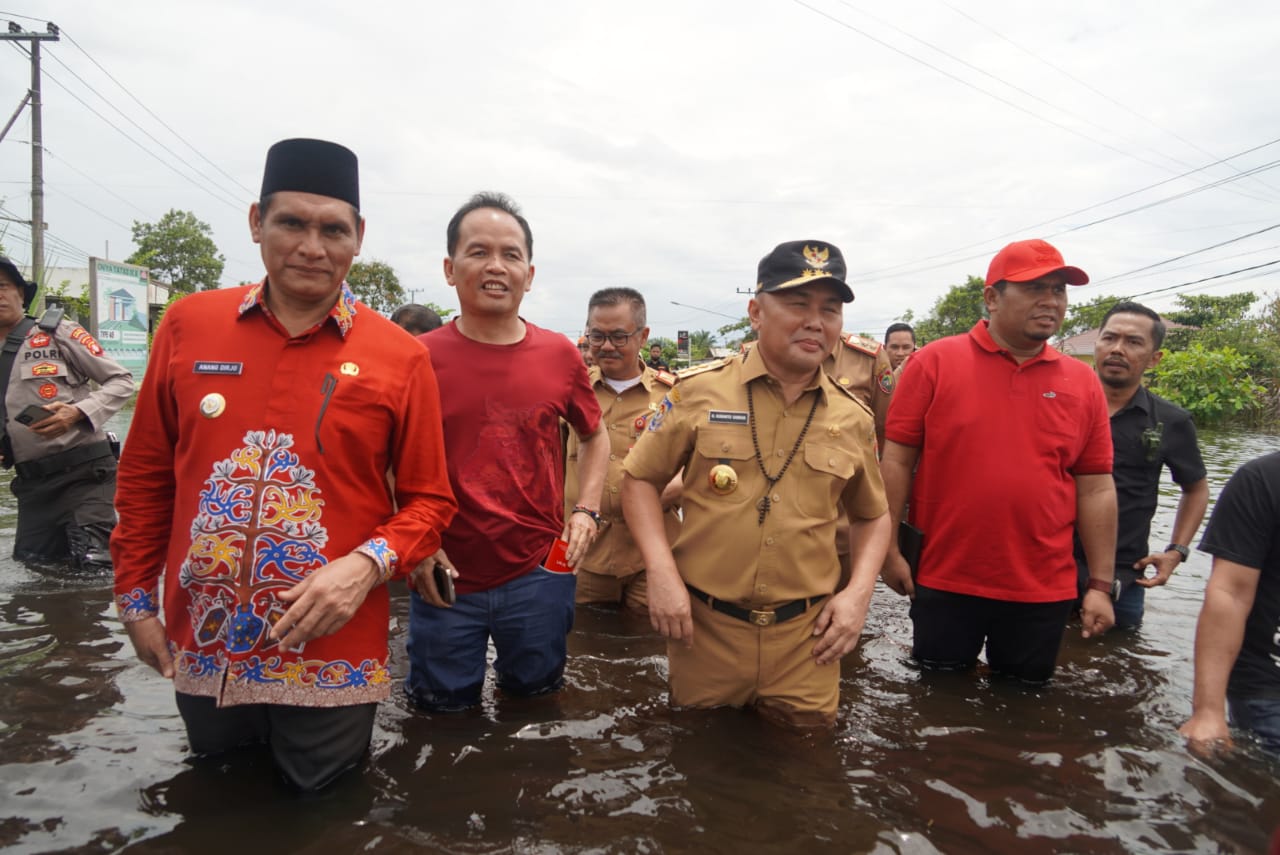 Gubernur Kalteng Distribusikan Langsung Bantuan Di Kelurahan Mendawai, Kab. Kobar