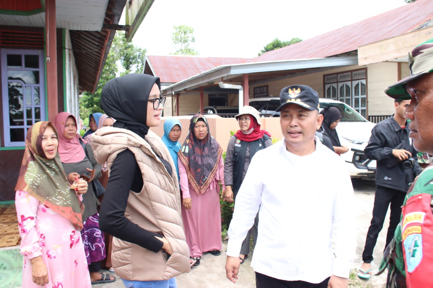 Gubernur Sugianto Sabran Turun Langsung Tinjau Lokasi Banjir Di Kelurahan Kotawaringin Hulu