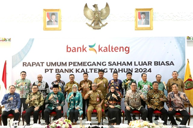 Plt. Sekda Prov. Kalteng M. Katma F. Dirun Hadiri RUPS Luar Biasa Tahun 2024 PT Bank Kalteng