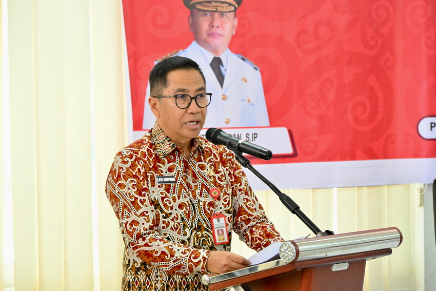 Kepala Bappedalitbang Leonard S Ampung Buka Asistensi dan Supervisi Pengendalian dan Evaluasi Dokumen RPJPD Tahun 2025–2045, RPJMD Tahun 2025–2029 dan RKPD Tahun 2025