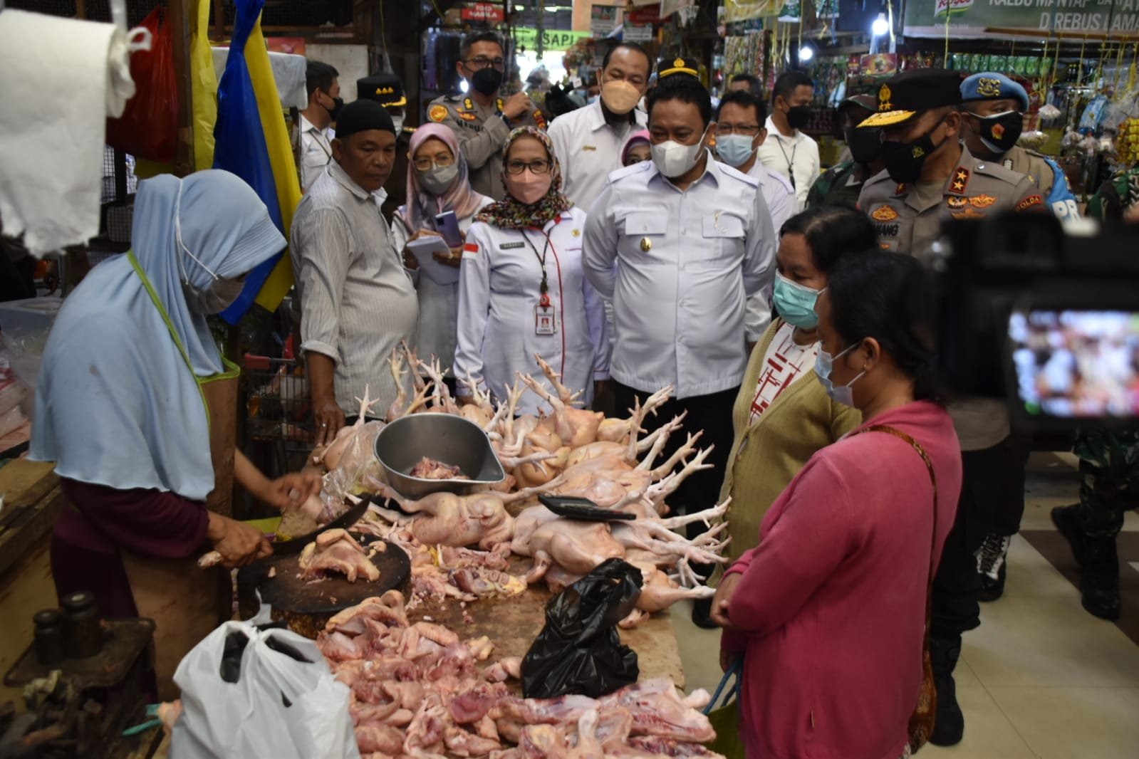 Wagub Kalteng Edy Pratowo Bersama Forkopimda Lakukan Pemantauan Pasar Dan Kebutuhan Bahan Pokok