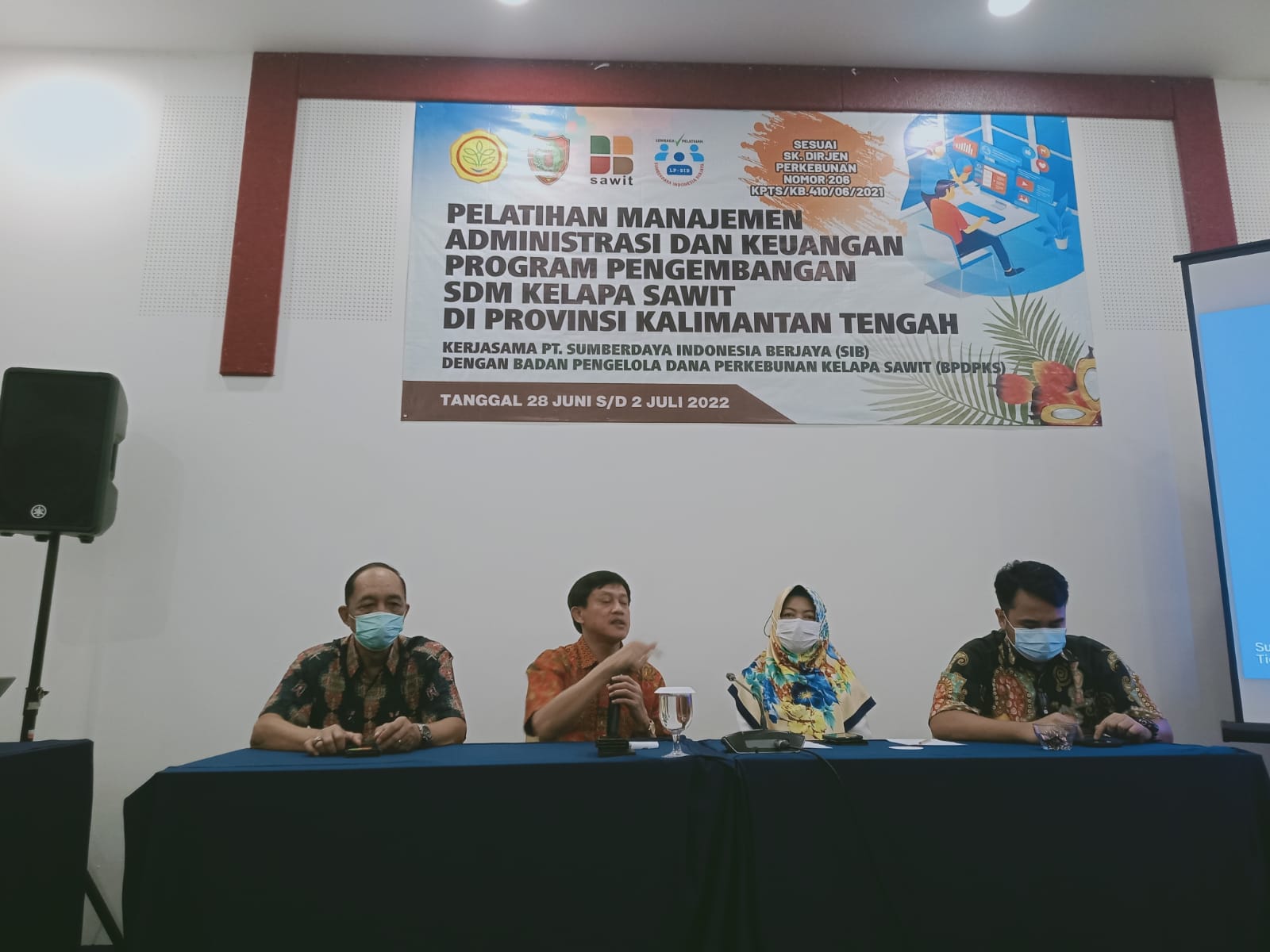 Pembukaan Pelatihan Manajemen Administrasi Dan Keuangan Pengembangan SDM Kelapa Sawit Di Kalteng