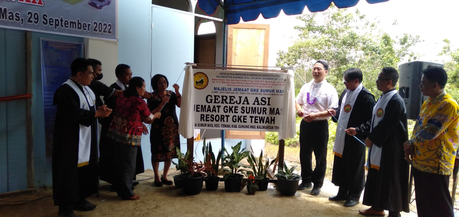 Wabup Gumas Hadiri Peresmian Pembangunan Gereja Asi Jemaat GKE Sumur Mas