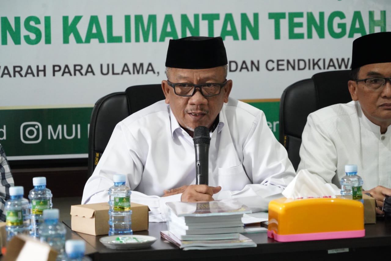 Plt. Sekda Prov. Kalteng M. Katma F. Dirun Buka Evaluasi dan Monitoring Dewan Pimpinan Majelis Ulama Indonesia Kalteng