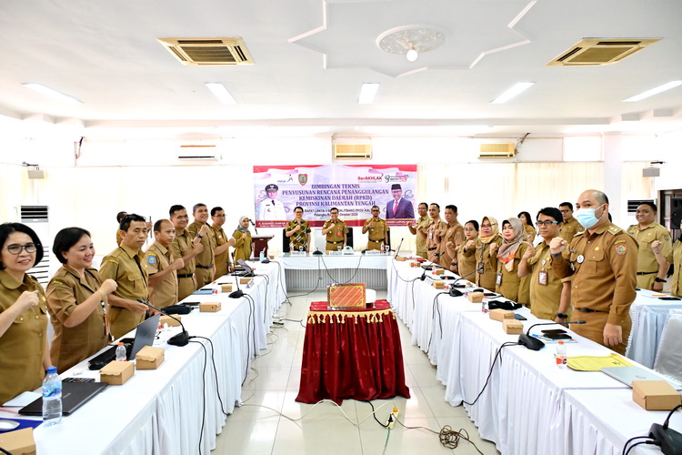 Kepala Bappedalitbang Leonard S Ampung Buka Bimtek Penyusunan RPKD Provinsi Kalteng