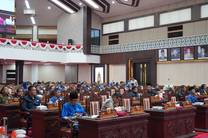 Plt Sekda Prov Kalteng M. Katma F. Dirun Hadiri Rapur ke-6 Masa Persidangan I Tahun Sidang 2024