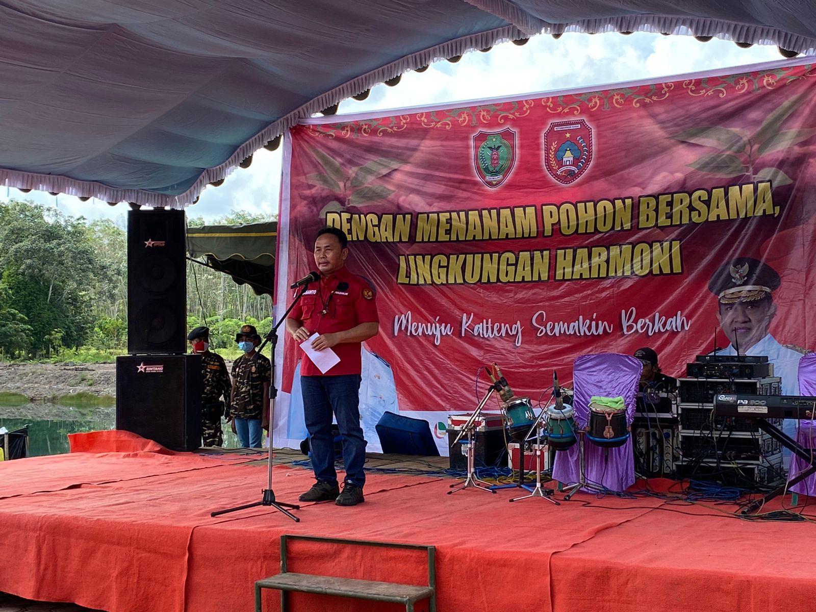 Gubernur Kalteng H. Sugianto Sabran Bersama Pemerintah Kabupaten Kotawaringin Barat Lakukan Gerakan Tanam Pohon