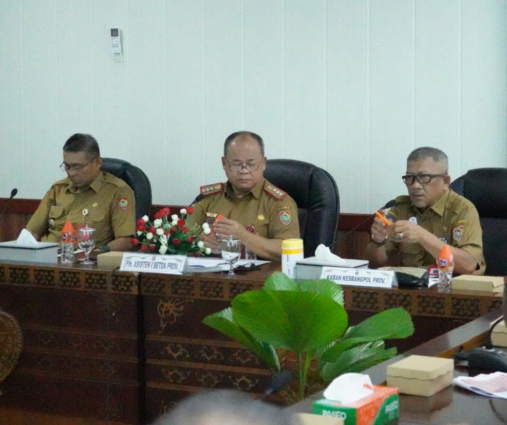 Kepala Badan Kesbangpol Prov. Kalteng Hadiri Rapat Persiapan Desk Pilkada