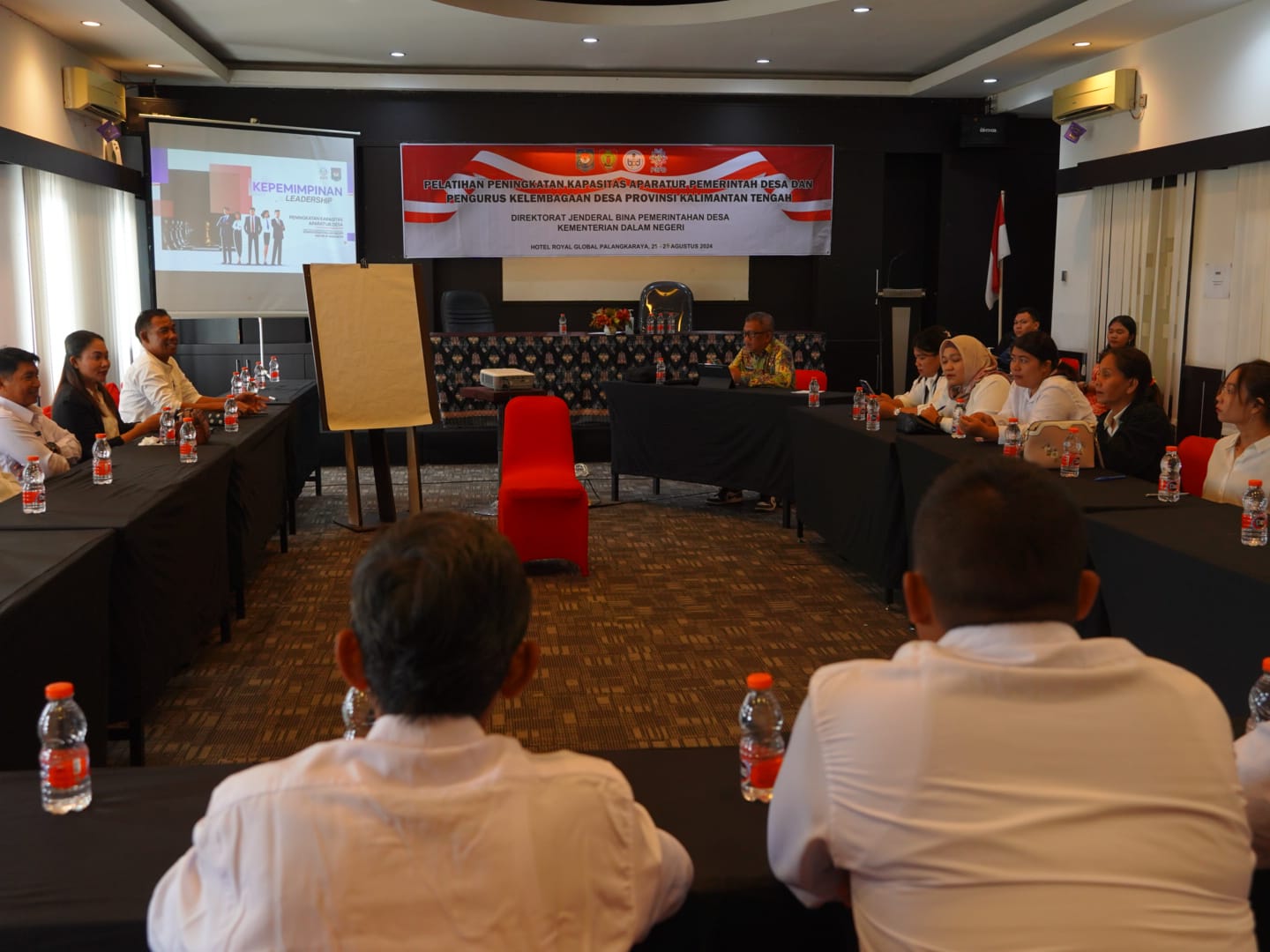 Kaban Kesbangpol Katma F. Dirun Jadi Narasumber Pada Pelatihan Peningkatan Kapasitas Aparatur Pemerintah Desa dan Pengurus Kelembagaan Desa