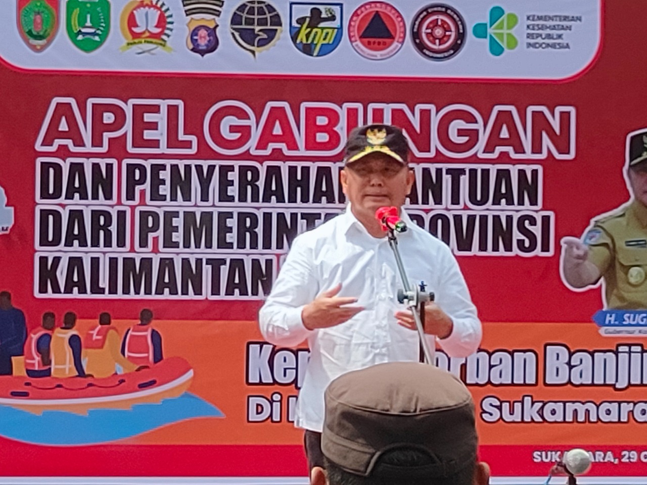 Gubernur Kalteng Pimpin Apel Gabungan Dan Penyerahan Bansos Pemprov Kalteng Untuk Penanganan Bencana Banjir