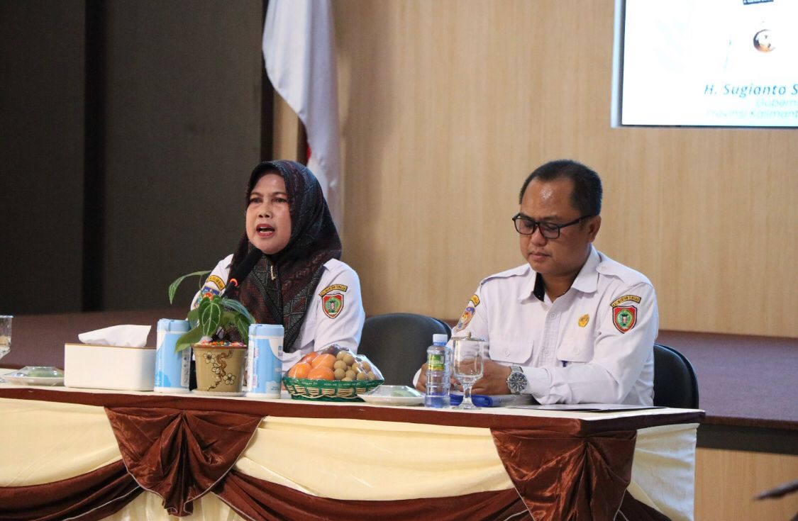 Badan Kepegawaian Prov. Kalteng Serahkan Purna Praja lulusan IPDN Angkatan XXX Tahun 2023 Kepada BKPSDM Kabupaten/Kota